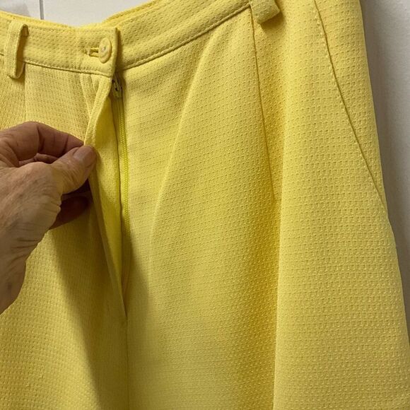 Vintage 80s Vanex by Paris Women’s Medium Yellow Bermuda Shorts - Picture 4 of 10